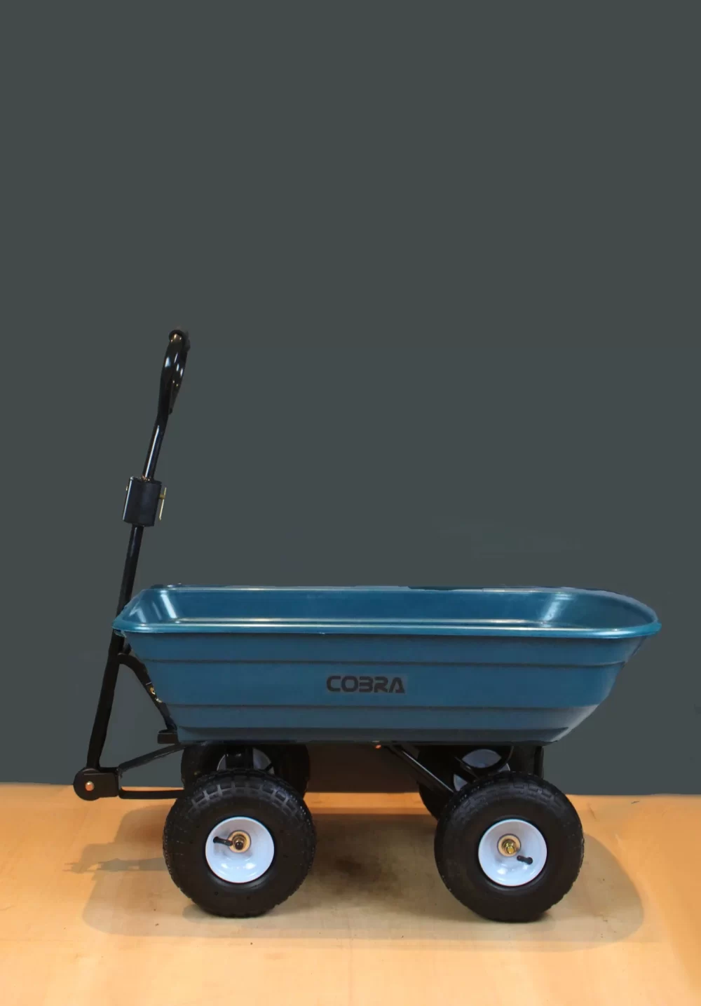 Cobra GCT200P 200kg Tipping garden trolley